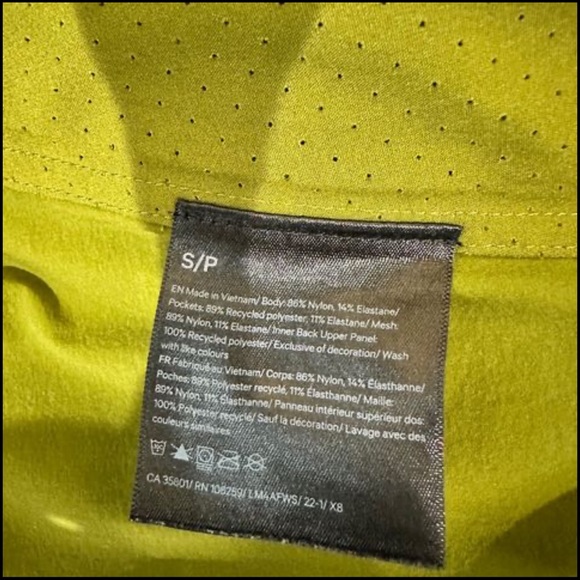 Waterproof Lululemon jacket/ small size. - Picture 3 of 5